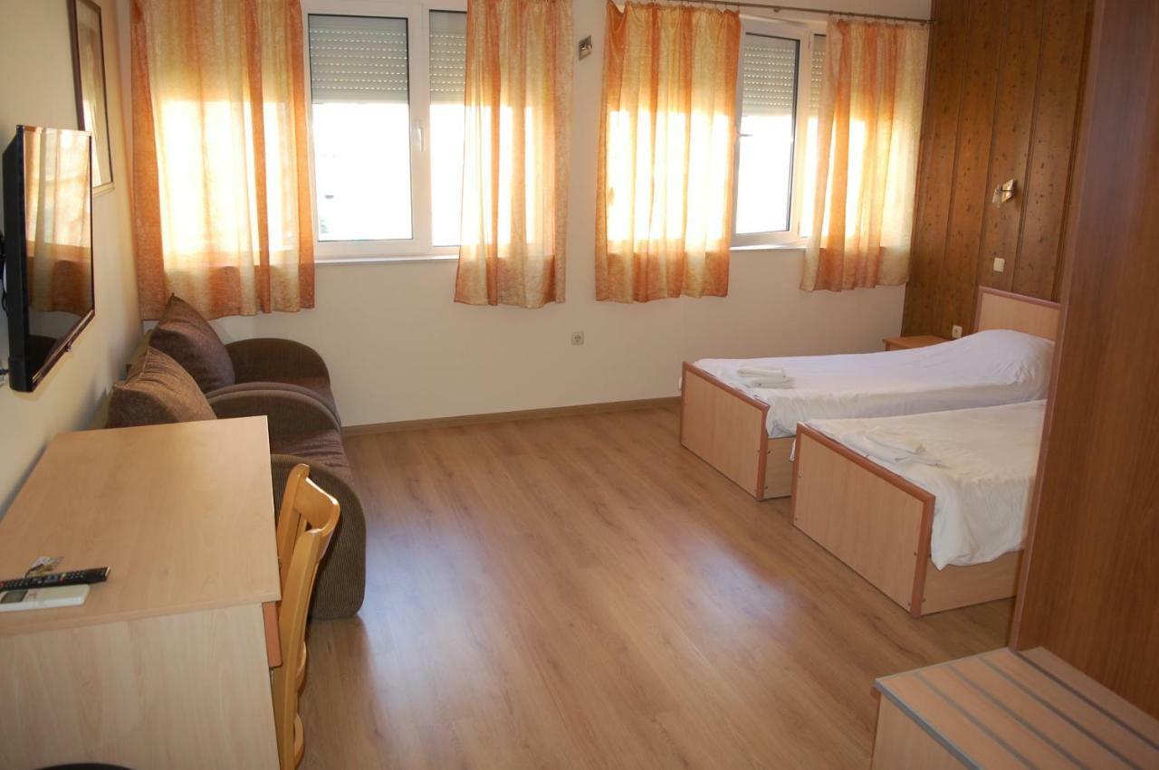 Hotel Vitosha Tryavna Esterno foto